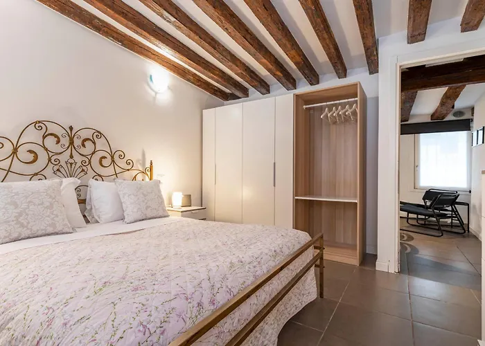 San Giacomo Pied-A-Terre House By Wonderful Italy